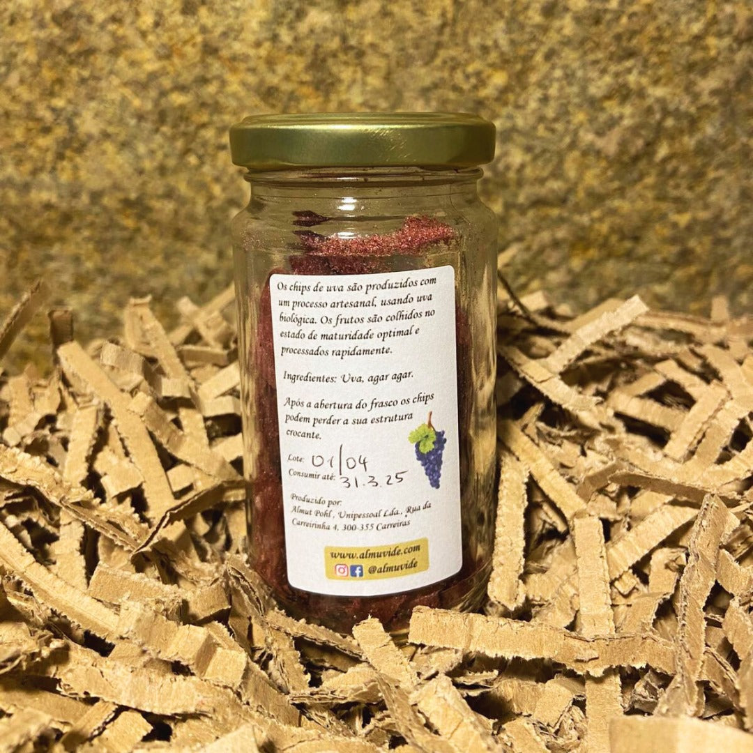Dehydrated grape snack