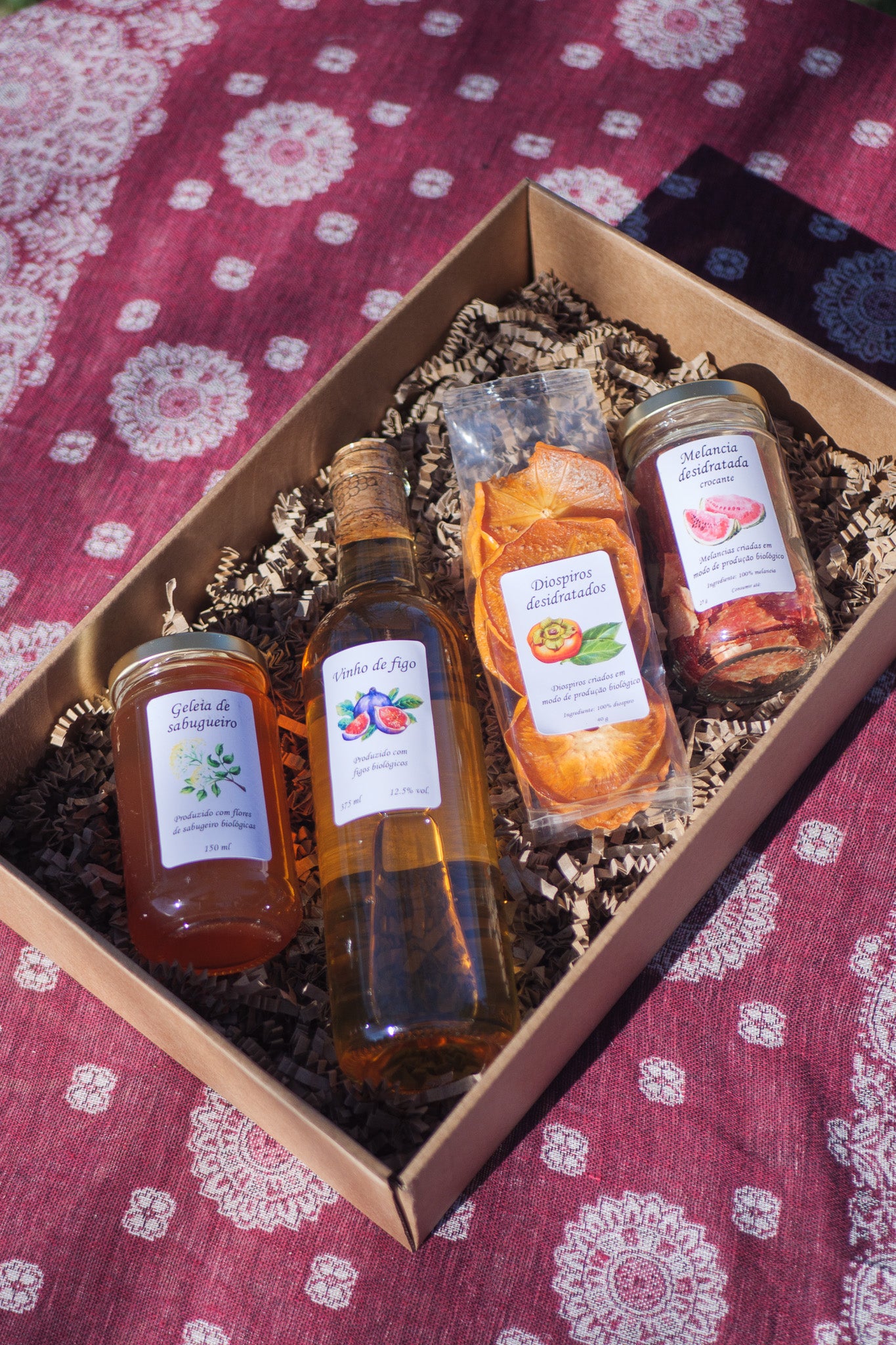 Geschenkbox mit 4 Almuvide Produkten