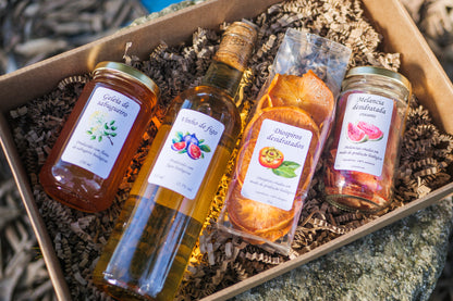 Geschenkbox mit 4 Almuvide Produkten